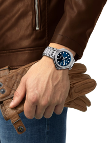 腕時計TISSOT T-レース パワーマティック80 41MM の手首シミュレーション
