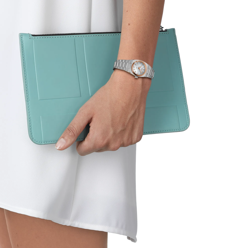 Simulation of the watch Tissot PRX 25mm on a wrist