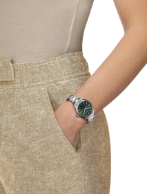 Simulation de la montre Tissot PR 100 Quartz 34mm sur un poignet