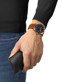 Simulation of the watch Tissot PR516 Powermatic 80 on a wrist