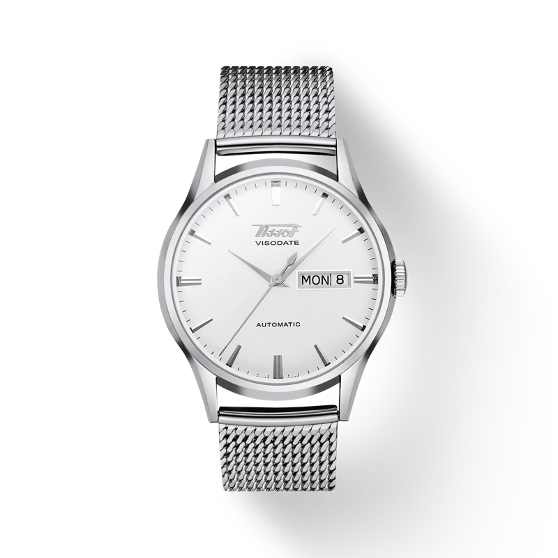 มุมมองด้านหน้าของนาฬิกา Tissot Heritage Visodate Automatic พร้อมเงา