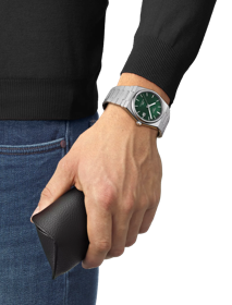 Simulation of the watch Tissot PRX Powermatic 80 40mm on a wrist