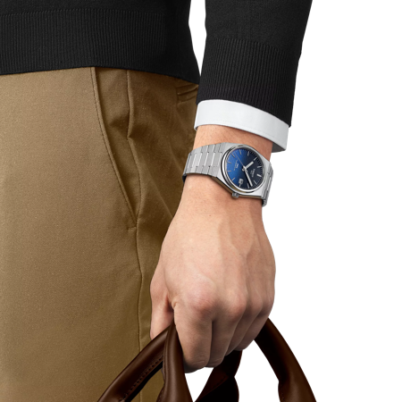 Simulation of the watch Tissot PRX Powermatic 80 Gradient 40mm on a wrist