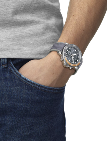 Simulation of the watch Tissot 海星1000系列計時款 on a wrist