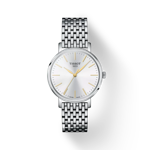 Vista frontal del reloj Tissot Everytime 34mm con sombra