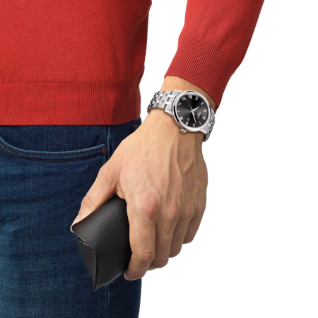 Simulation of the watch Tissot Classic Dream on a wrist