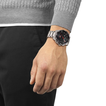 Simulation of the watch TISSOT T-タッチ コネクト ソーラー on a wrist