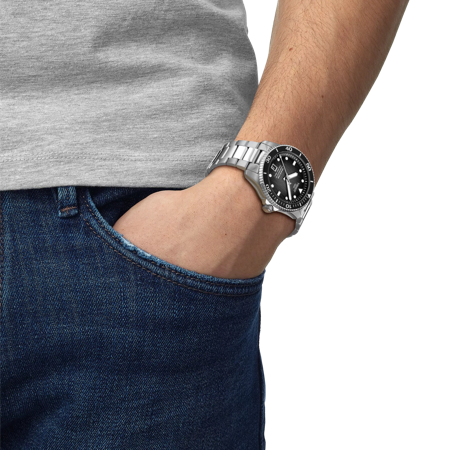 Simulation of the watch Tissot Seastar 1000 Powermatic 80 40mm on a wrist