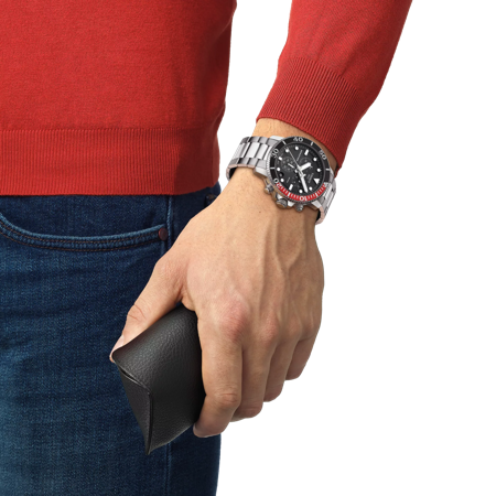 Simulation of the watch Tissot Seastar 1000 Chronograph on a wrist