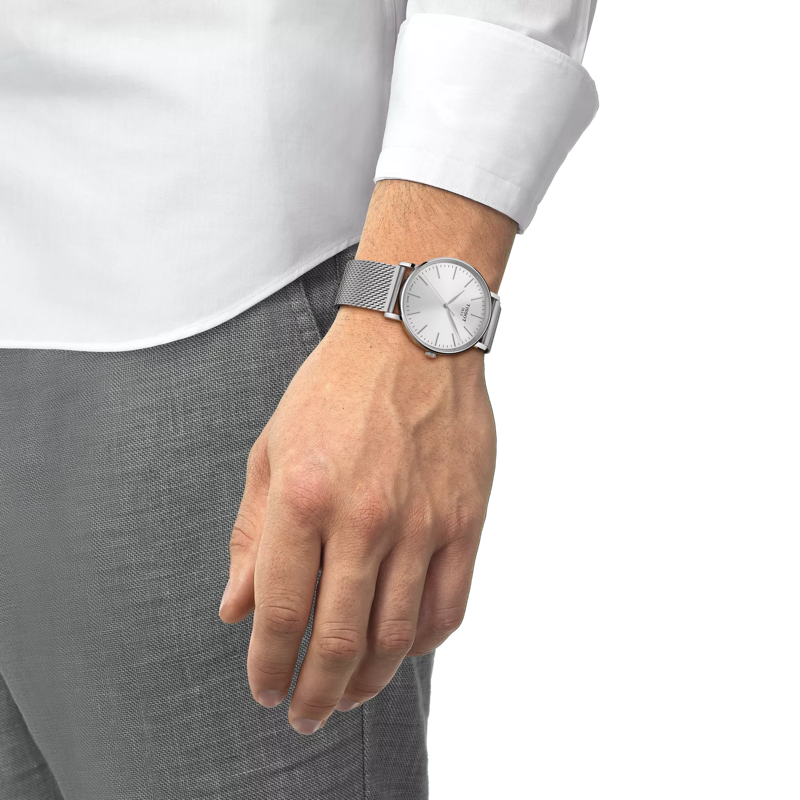 Simulation of the watch Tissot Everytime 40mm on a wrist