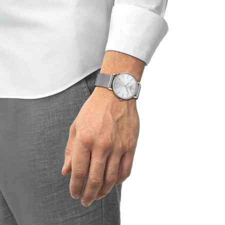Simulación del reloj Tissot Everytime 40mm en la muñeca