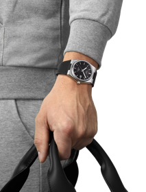 Simulation of the watch Tissot PRX Powermatic 80 40mm on a wrist