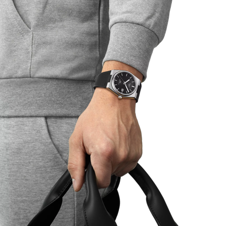 Simulation of the watch Tissot PRX Powermatic 80 40mm on a wrist
