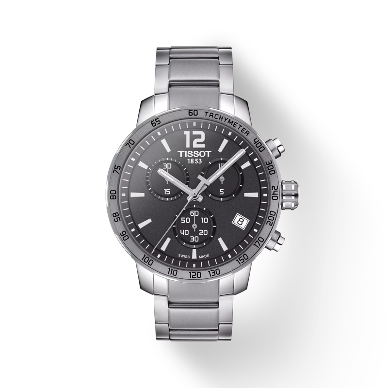 มุมมองด้านหน้าของนาฬิกา Tissot Quickster Chronograph พร้อมเงา