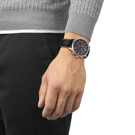 Simulation of the watch Tissot Chrono XL on a wrist