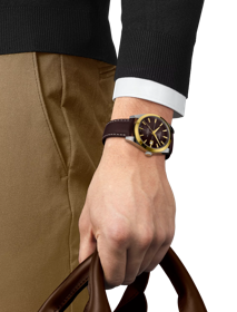 Simulation of the watch Tissot Gentleman Powermatic 80 Silicium 18K Goldlünette on a wrist