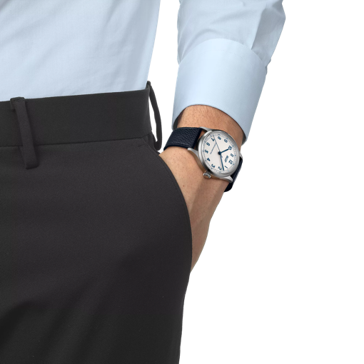 Simulation of the watch TISSOT HERITAGE 1938 AUTOMATIC COSC on a wrist