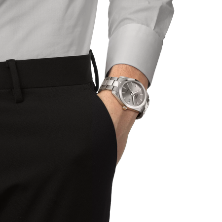 Simulation of the watch Tissot Gentleman Titanium on a wrist