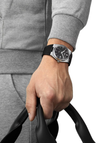 Simulation of the watch Tissot PRX 40mm on a wrist