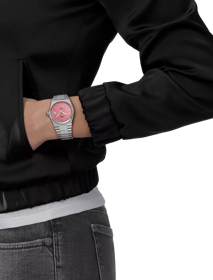 Simulation of the watch Tissot PRX 35mm on a wrist