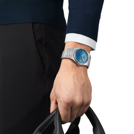 Simulation of the watch Tissot PRX Powermatic 80 Gradient 40mm on a wrist