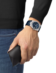 Simulation of the watch Tissot PRX Powermatic 80 40mm on a wrist