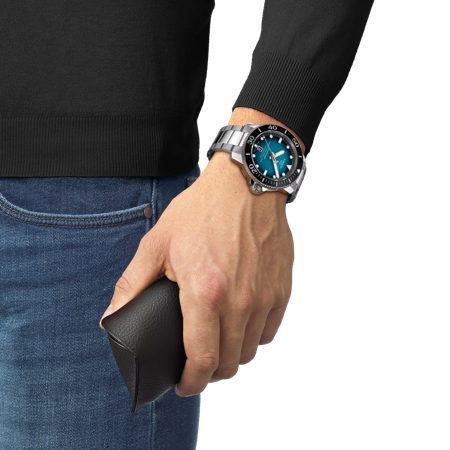 Simulación del reloj Tissot Seastar 2000 Professional Powermatic 80 en la muñeca