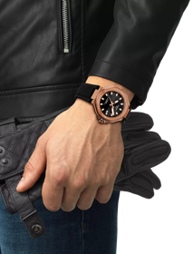 Simulación del reloj Tissot T-Race Powermatic 80 41mm en la muñeca