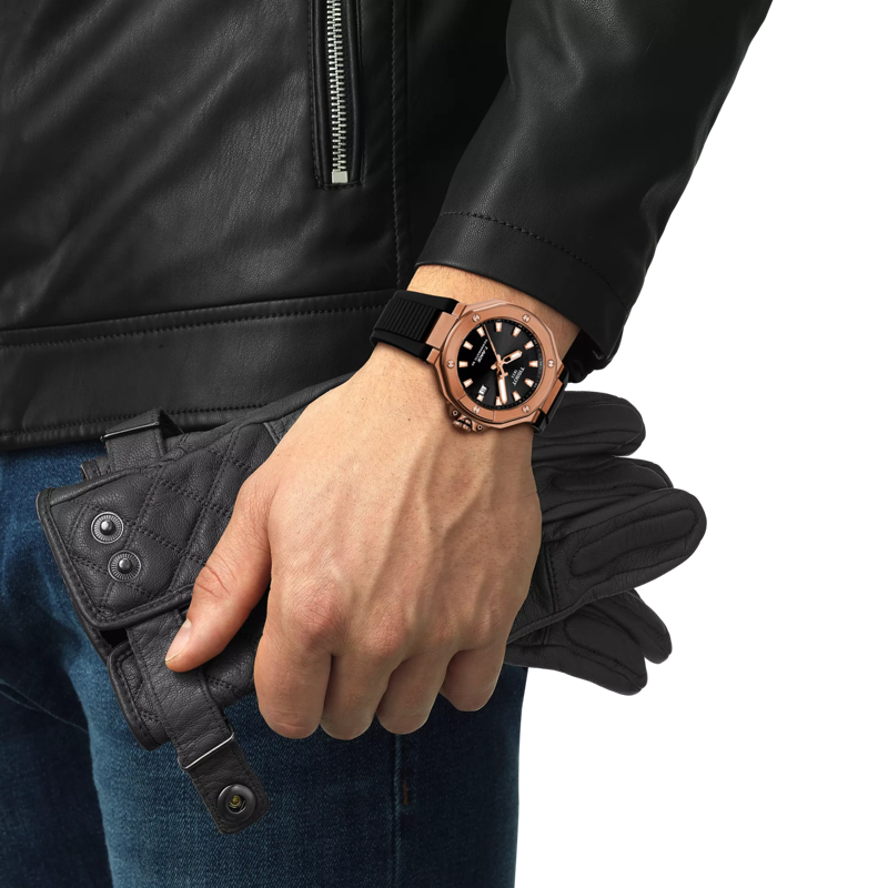 Simulation of the watch Tissot T-Race Powermatic 80 41mm on a wrist