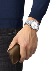 Simulation of the watch Tissot Classic Dream on a wrist