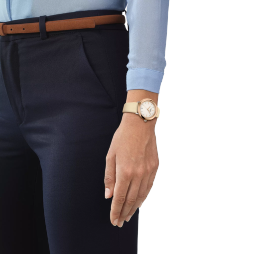 Simulación del reloj Tissot Glendora 18K Gold en una muñeca