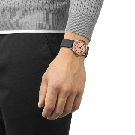 Simulation of the watch Tissot Heritage 1938 天文台認證自動款 on a wrist