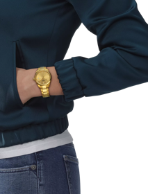 Simulation of the watch Tissot PR 100 系列34mm on a wrist