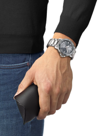 Darstellung der Uhr Tissot Seastar 1000 Powermatic 80 am Handgelenk