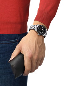 Simulation of the watch Tissot PR516 Powermatic 80 on a wrist