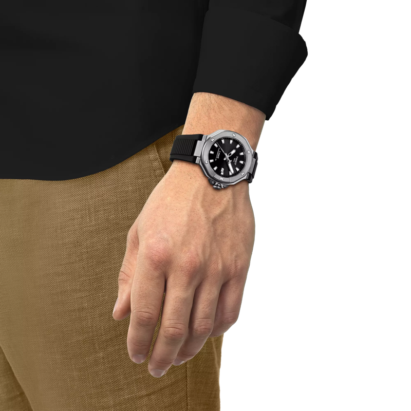 Simulation of the watch Tissot T-Race Powermatic 80 41mm on a wrist