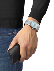 Simulation of the watch Tissot PRX Powermatic 80 40mm on a wrist