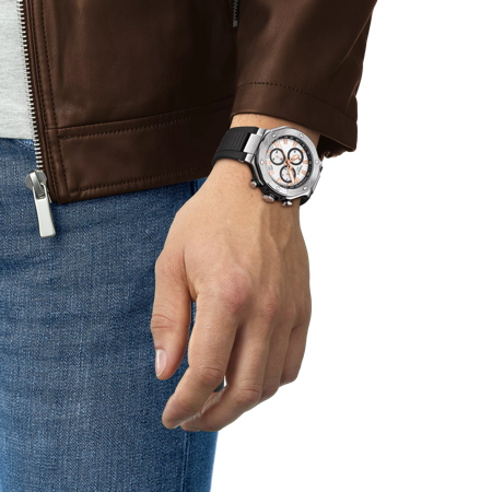 Simulación del reloj Tissot T-Race Chronograph en la muñeca