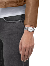 Simulation of the watch Tissot Everytime 30mm on a wrist