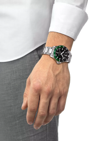Simulation of the watch Tissot Seastar 1000 Quartz GMT on a wrist