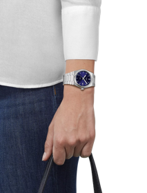 Simulation of the watch Tissot PRX 35mm on a wrist